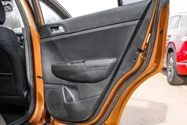 Used 2019 Kia Sportage LX FWD image 48