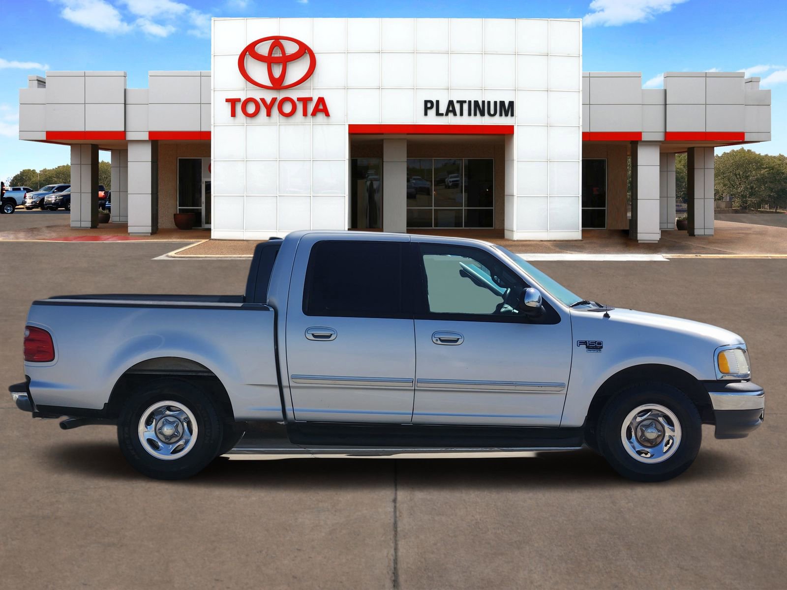 Used 2001 Ford F150 XLT image 3