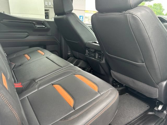 Used 2025 GMC Sierra 1500 AT4 w/ AT4 Premium Package AWD/4WD image 18