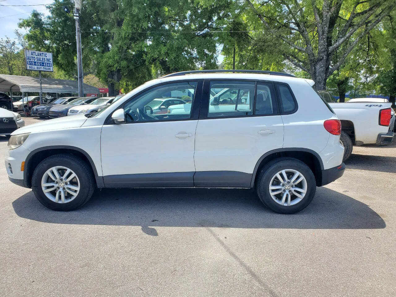 Used 2015 Volkswagen Tiguan S FWD image 4