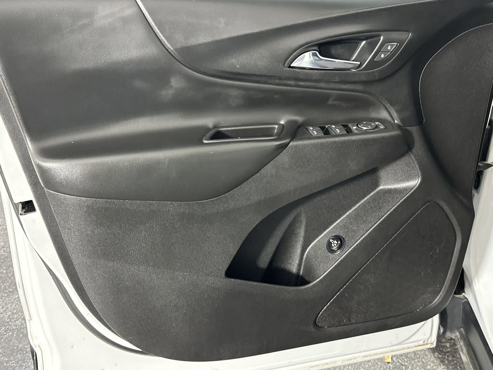 Used 2019 Chevrolet Equinox LT FWD image 28