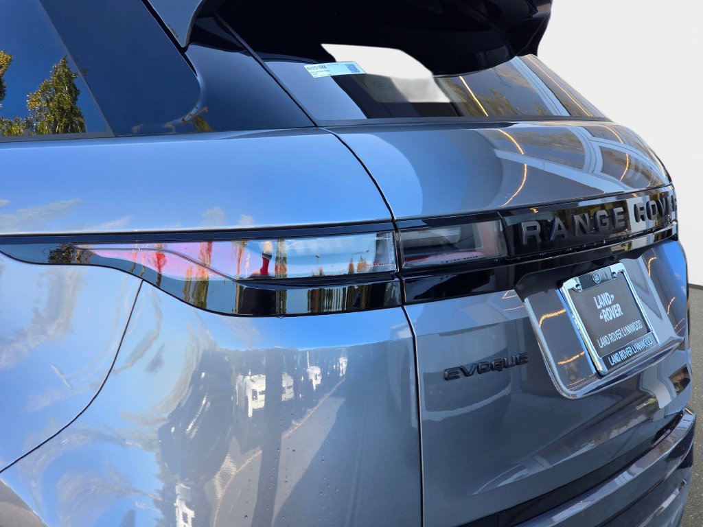 Used 2024 Land Rover Range Rover Evoque Dynamic SE AWD/4WD image 39