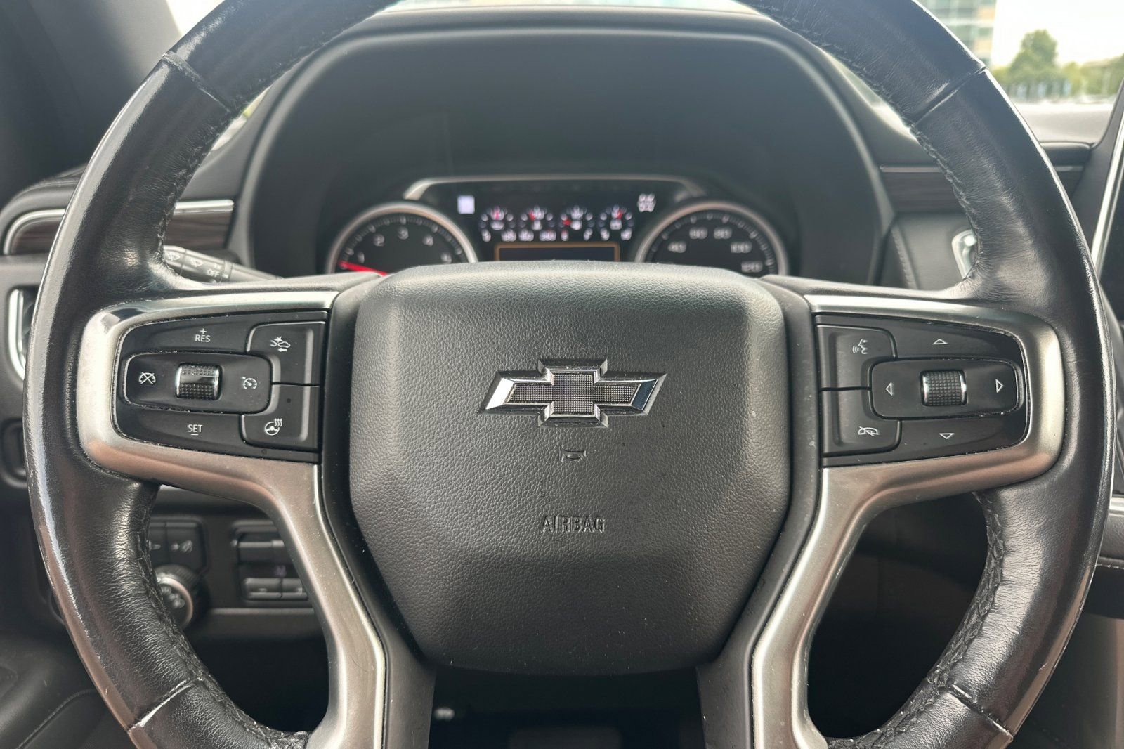Used 2021 Chevrolet Tahoe Z71 w/ Z71 Off-Road Package AWD/4WD image 33