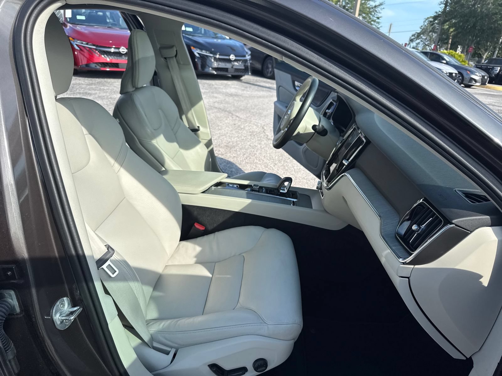 Used 2024 Volvo S60 B5 Plus w/ Protection Package Premier AWD/4WD image 43