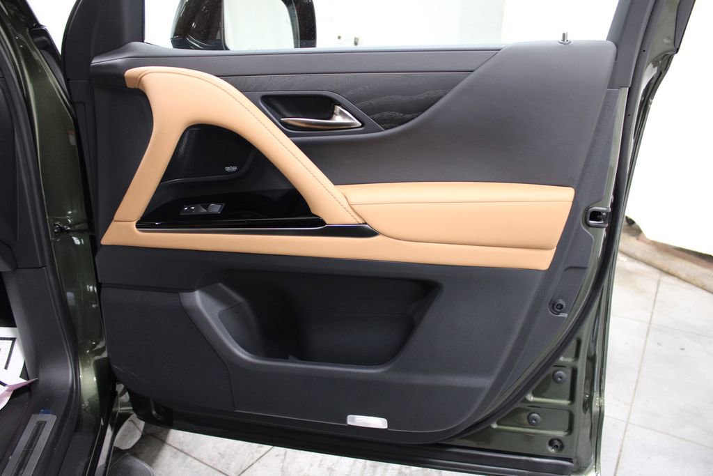 Used 2025 Lexus LX 700h Luxury image 41