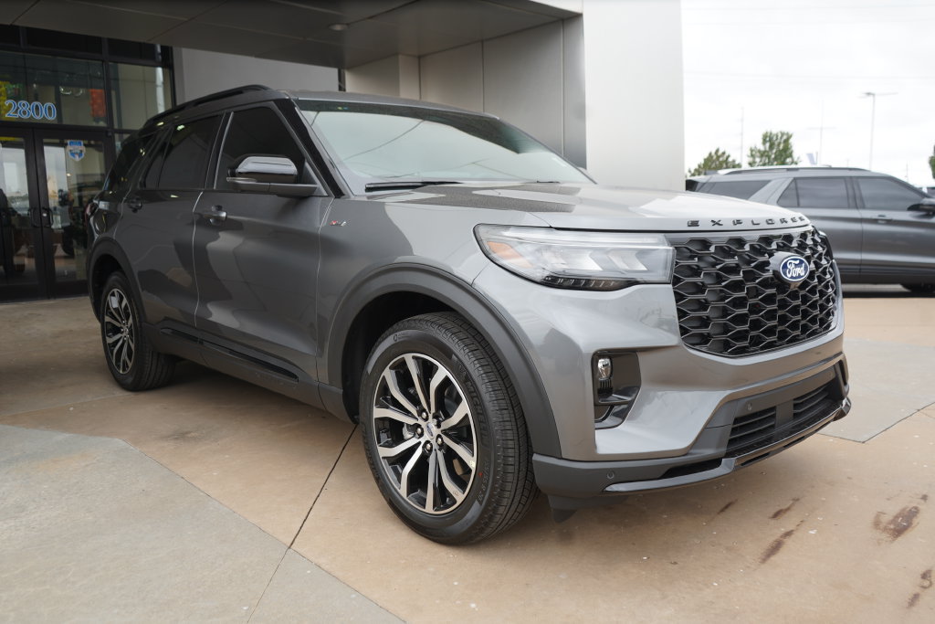 New 2027 Ford Explorer ST-Line AWD/4WD image 3