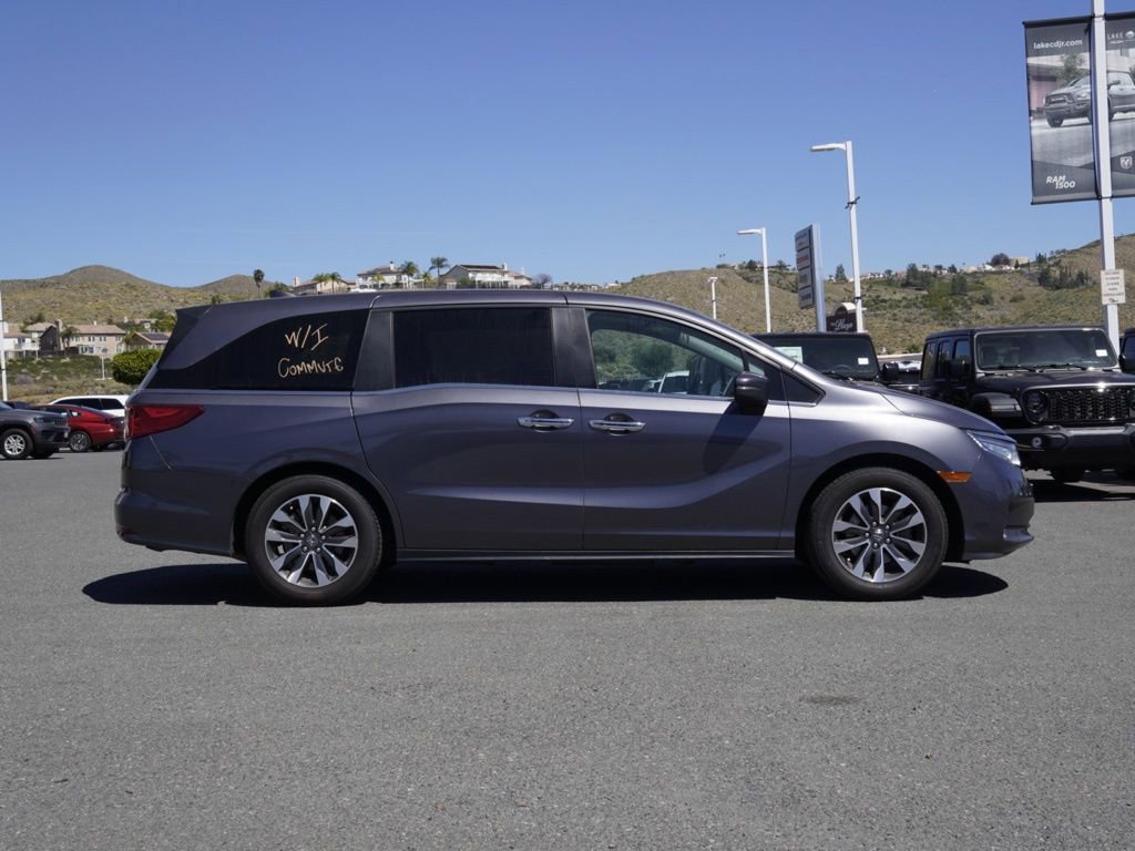 Used 2024 Honda Odyssey EX-L image 3