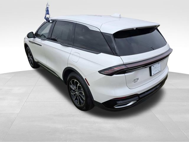 Certified 2025 Lincoln Nautilus Premier image 4