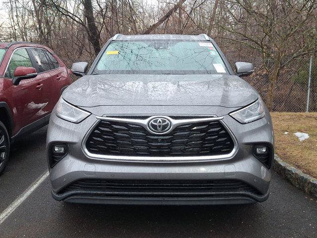 Certified 2026 Toyota Highlander Limited image 3