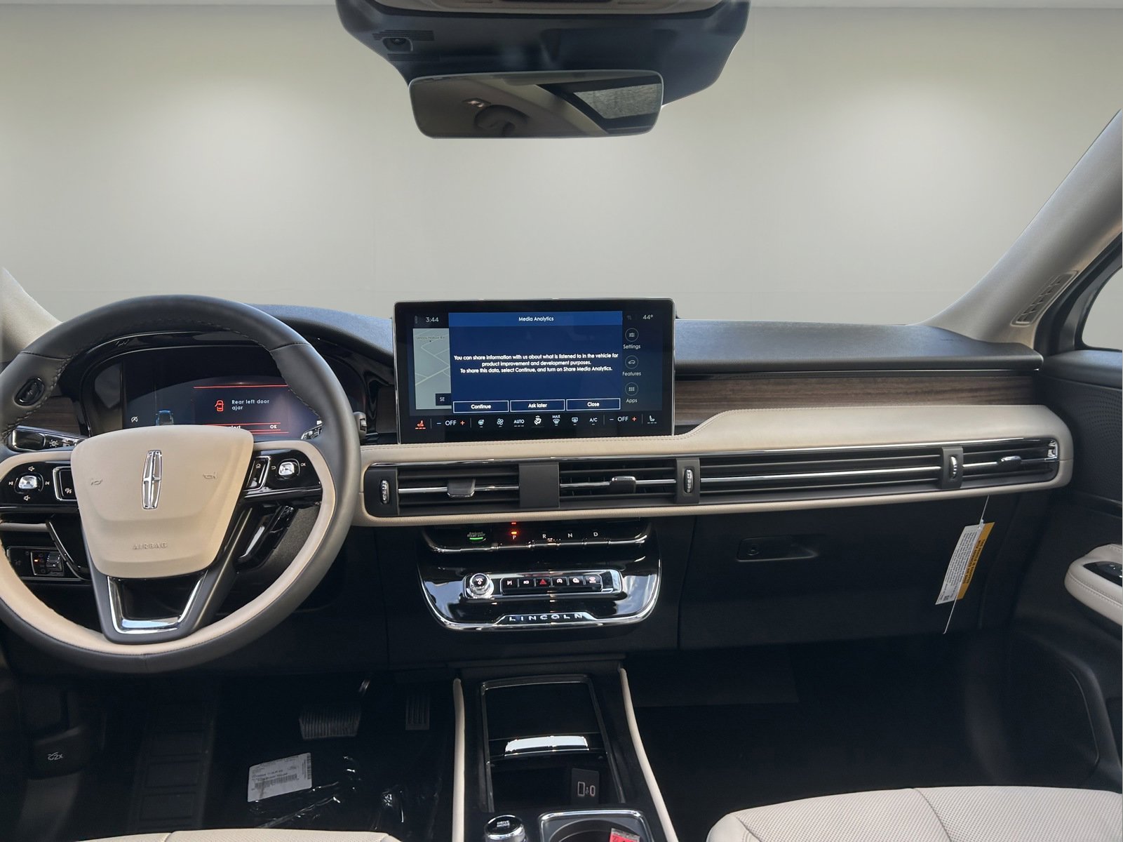 Used 2025 Lincoln Corsair Reserve image 10