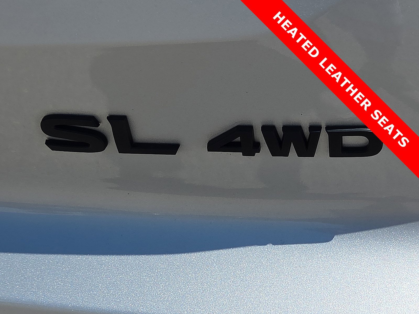 Used 2023 Nissan Pathfinder SL w/ Black Appearance Package AWD/4WD image 8