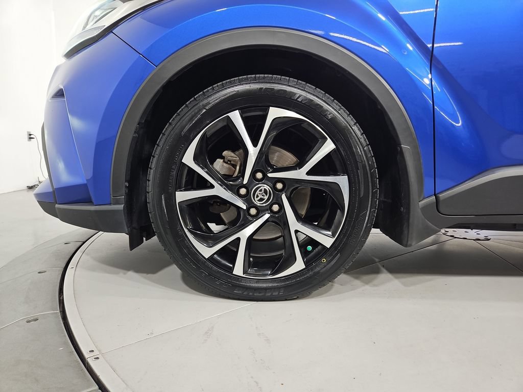 Used 2022 Toyota C-HR XLE FWD image 27