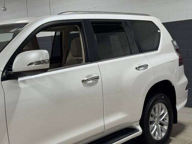 Used 2023 Lexus GX 460 Premium w/ Premium Package image 43