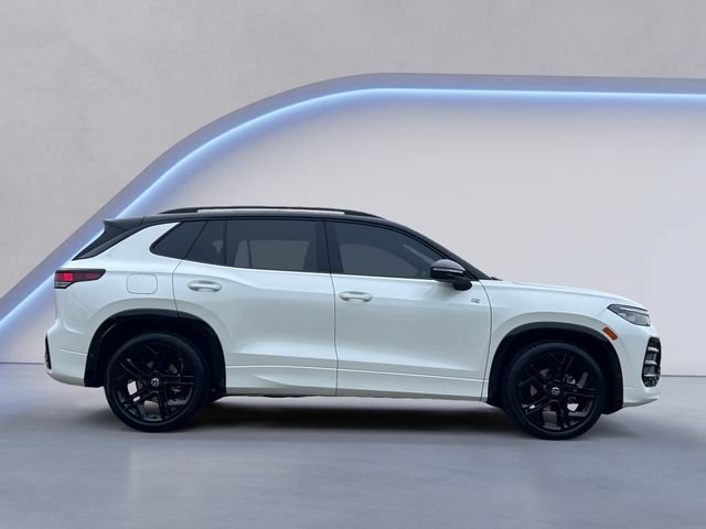 New 2026 Volkswagen Tiguan SE R-Line FWD image 4