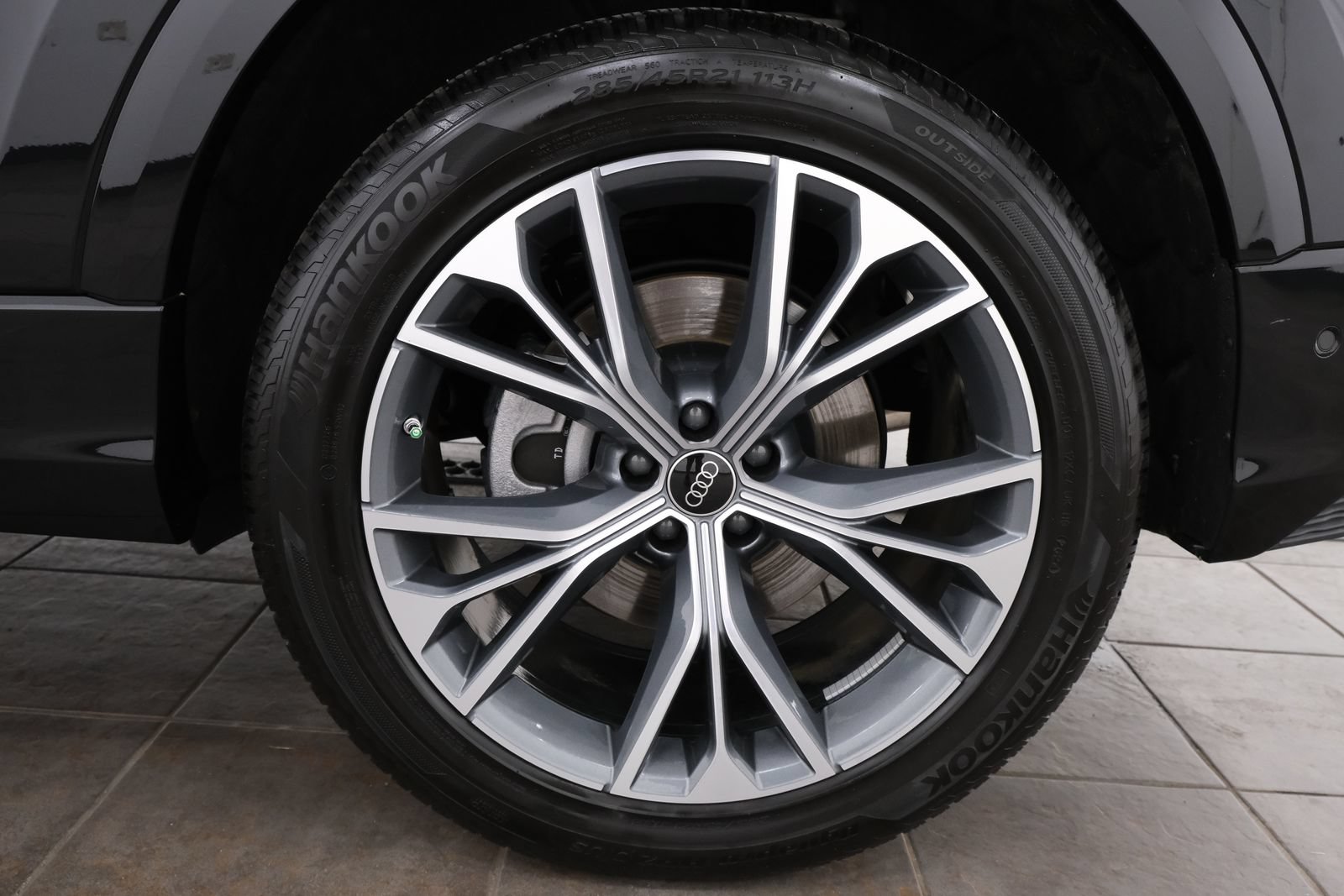 Used 2025 Audi Q8 Premium Plus AWD/4WD image 35