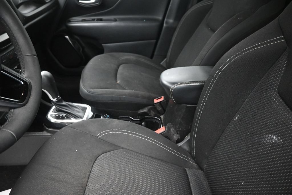 Used 2022 Jeep Renegade Altitude AWD/4WD image 20