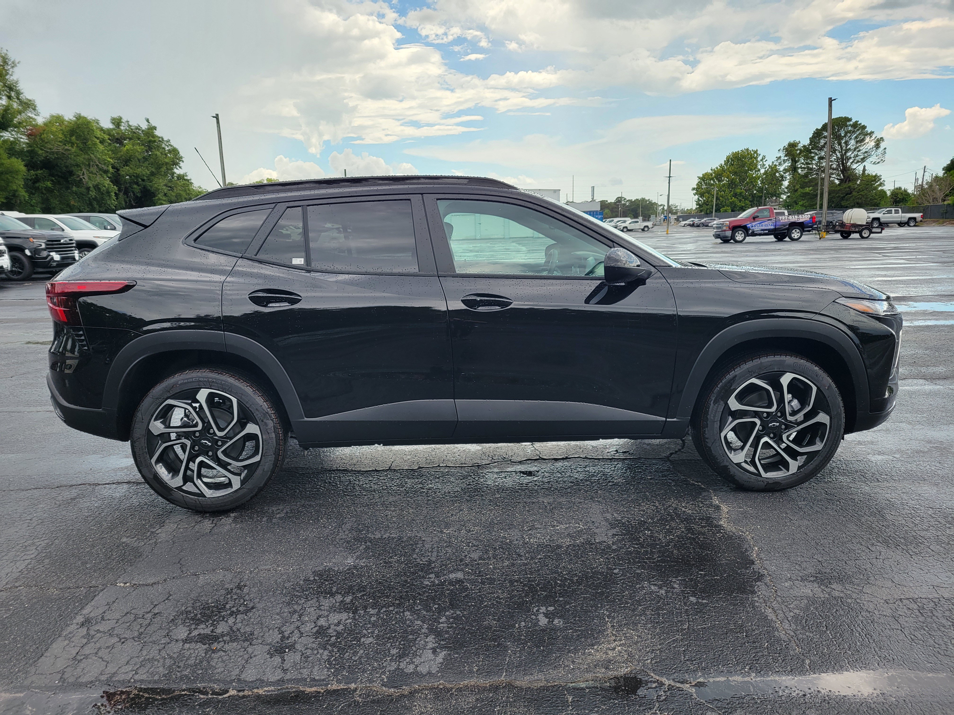 New 2026 Chevrolet Trax RS w/ Driver Confidence Package FWD image 4