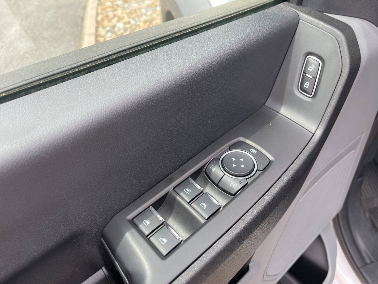 Used 2024 Ford F550 4x4 Crew Cab Super Duty image 13