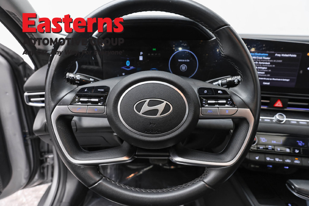 Used 2025 Hyundai Elantra SEL FWD image 11