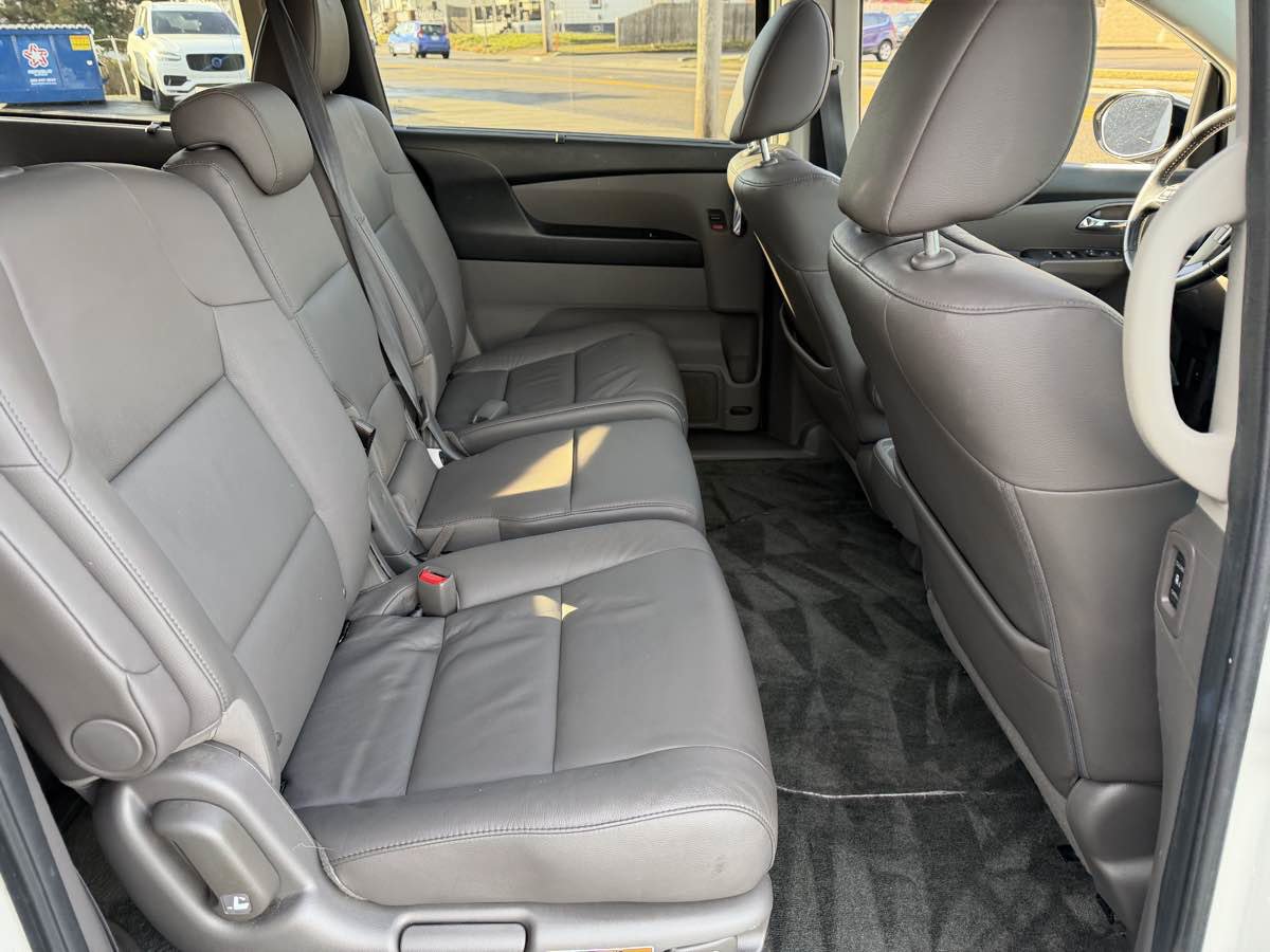 Used 2016 Honda Odyssey Touring image 17