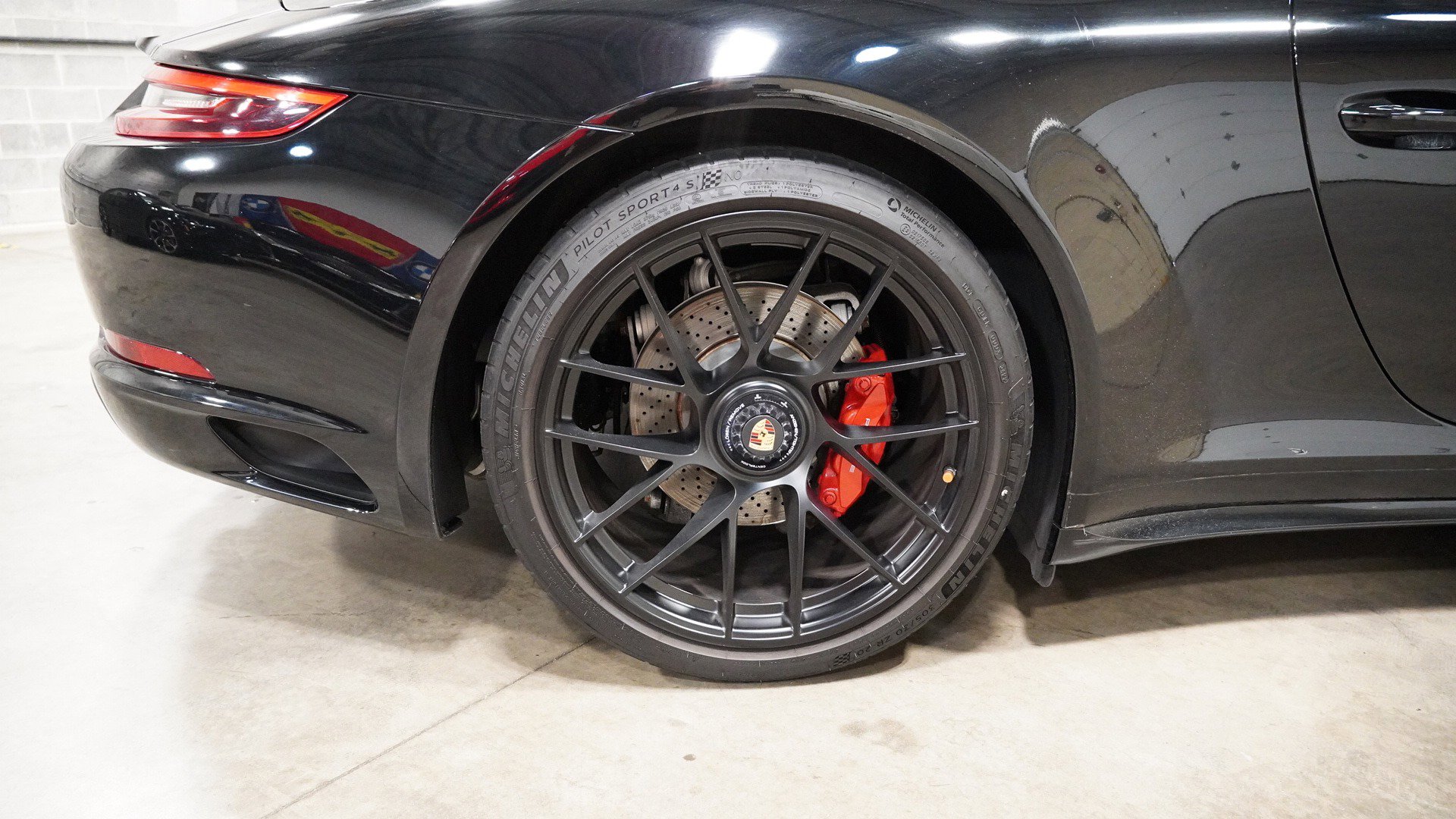 Used 2019 Porsche 911 Carrera 4 GTS image 23