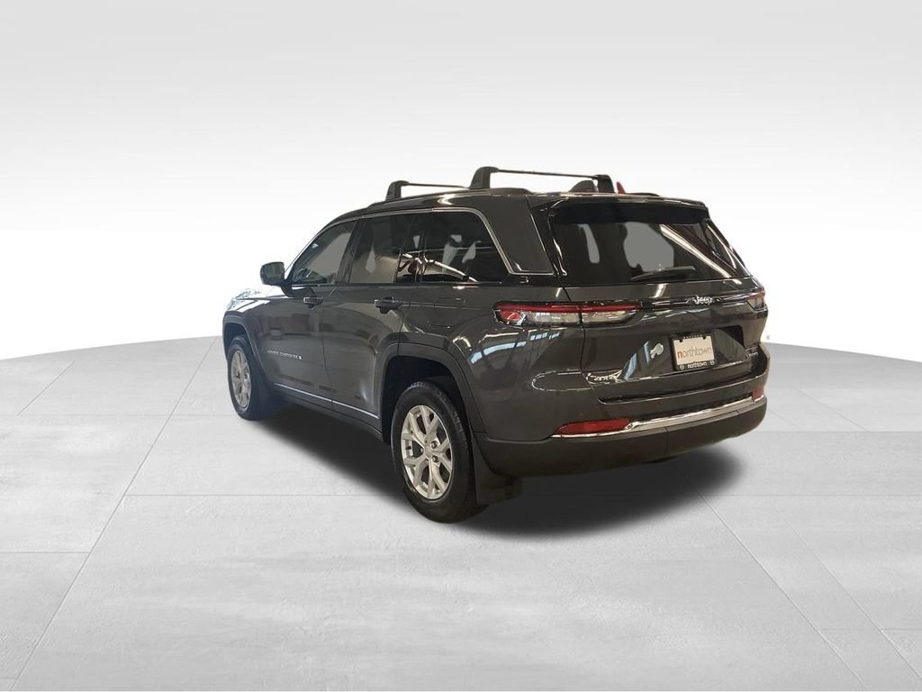 Used 2023 Jeep Grand Cherokee Limited AWD/4WD image 4