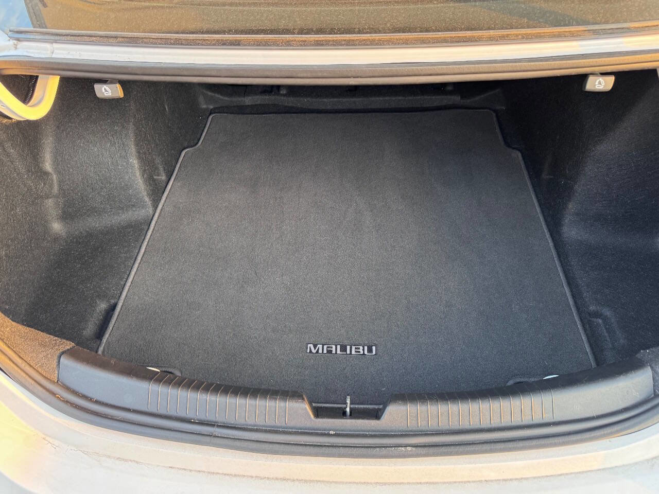 Used 2019 Chevrolet Malibu Premier w/ Sun and Wheel Package image 12