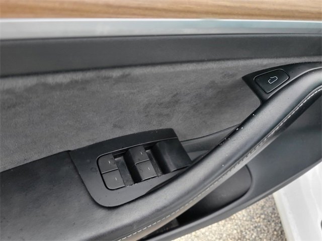 Used 2023 Tesla Model 3 Standard Range image 16