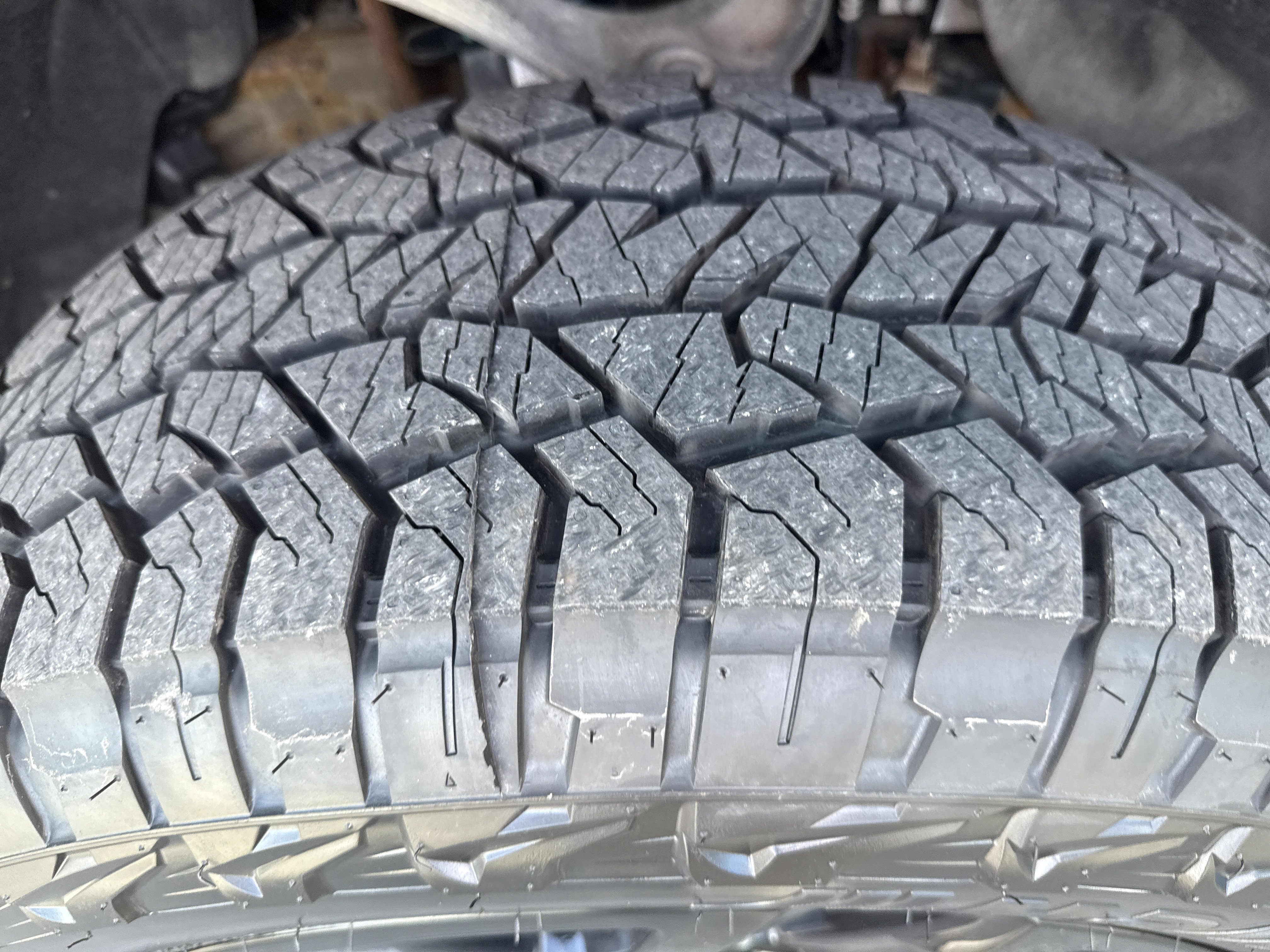 Used 2023 Chevrolet Silverado 1500 LT Trail Boss w/ LPO, Dark Essentials Package AWD/4WD image 11