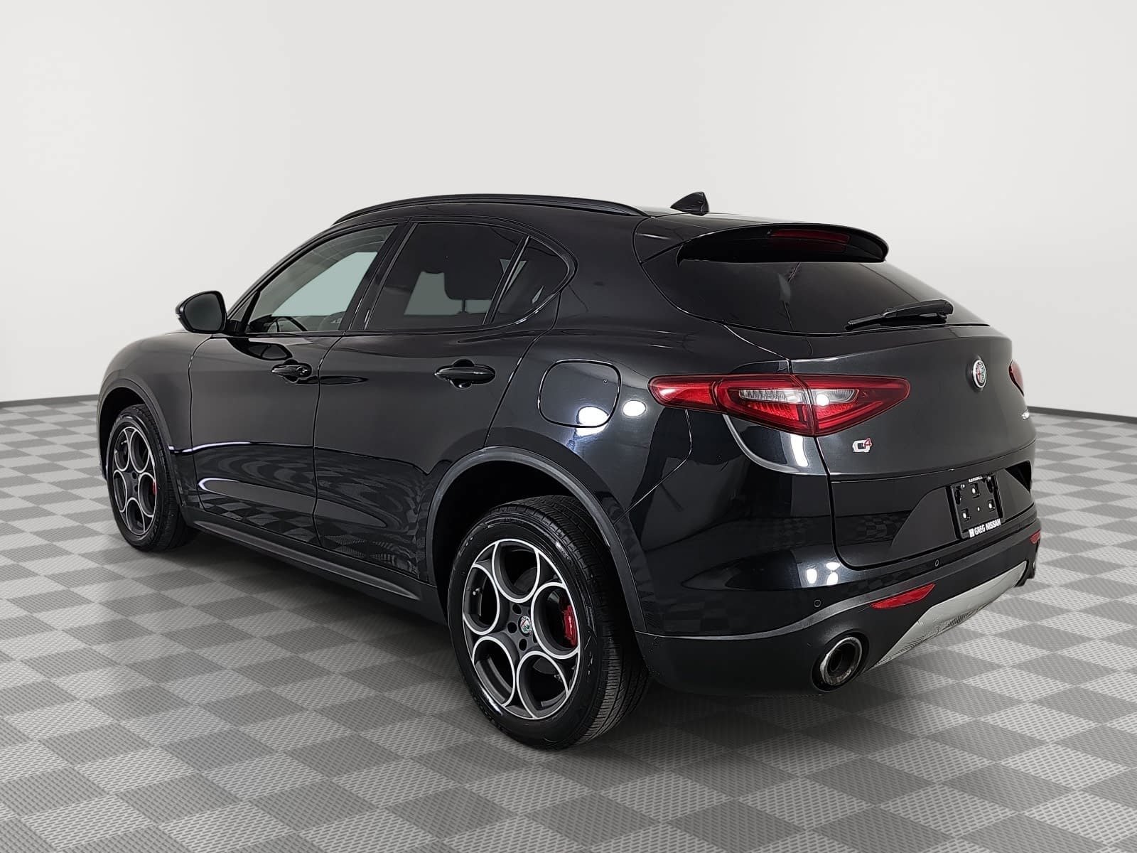 Used 2018 Alfa Romeo Stelvio Sport w/ Quick Order Package 22J Sport AWD/4WD image 6