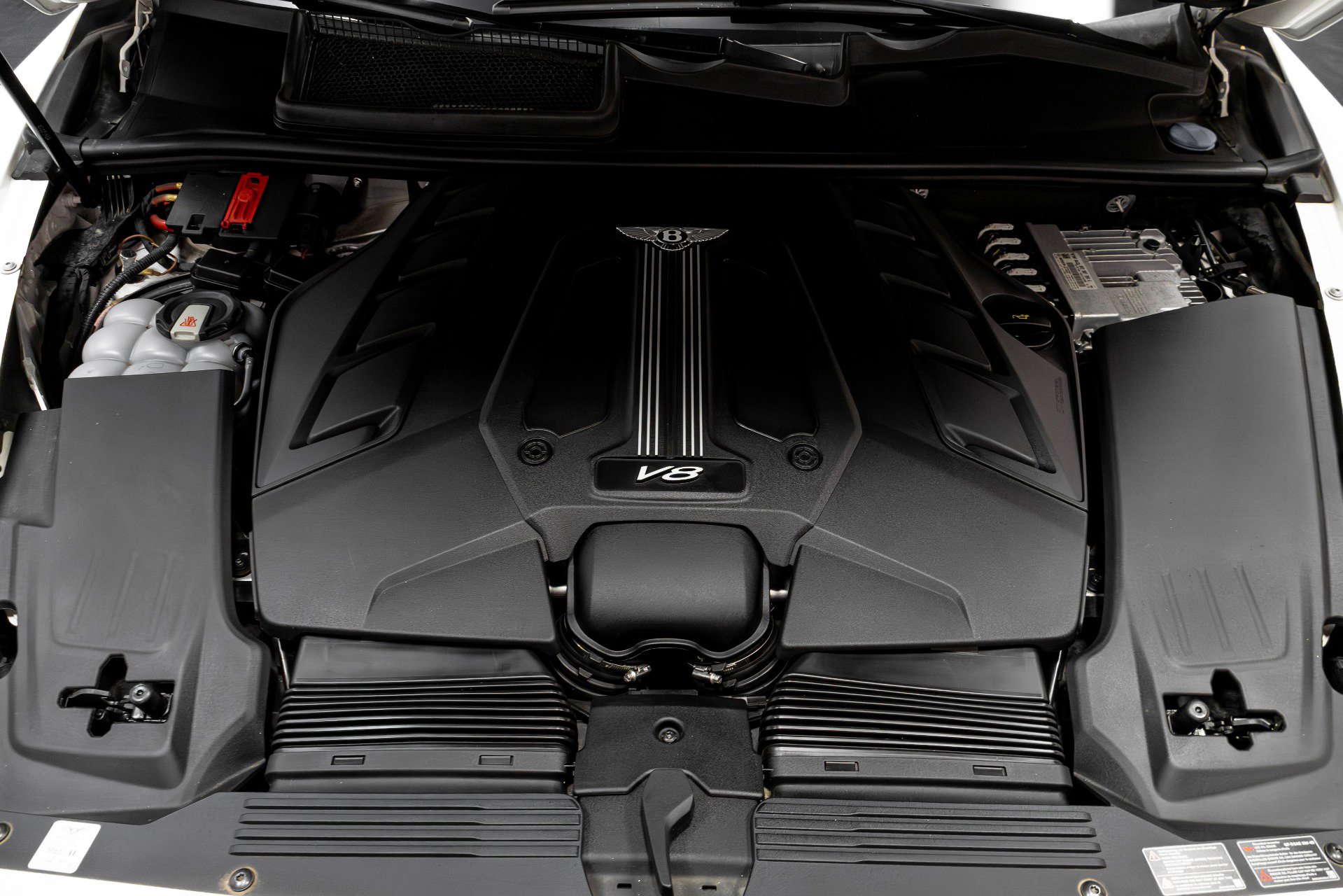 Used 2020 Bentley Bentayga Design Series image 40