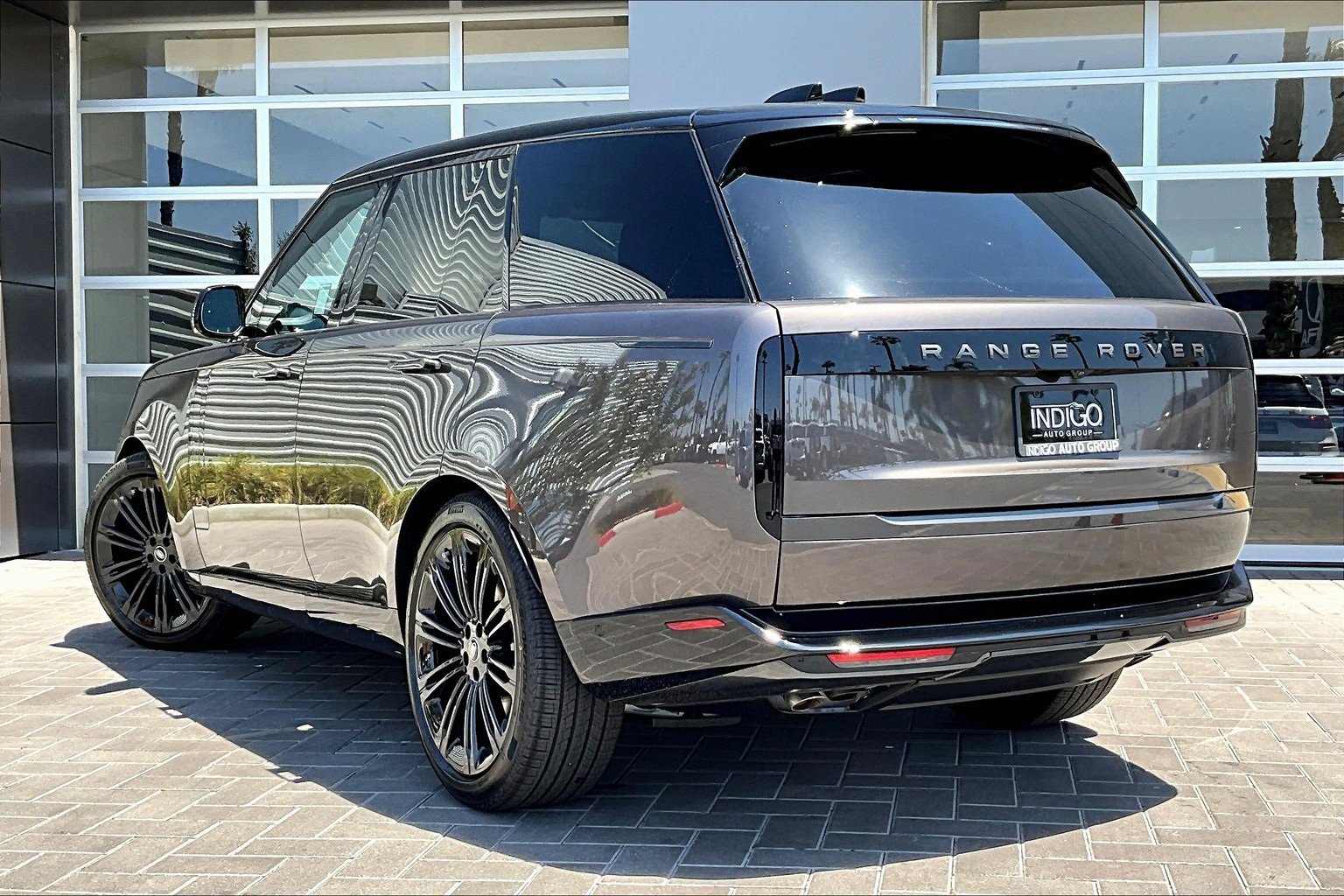 New 2025 Land Rover Range Rover SE image 3
