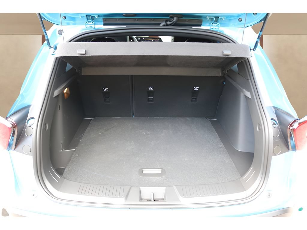 Used 2026 Chevrolet Trax RS w/ Sunroof Package FWD image 18
