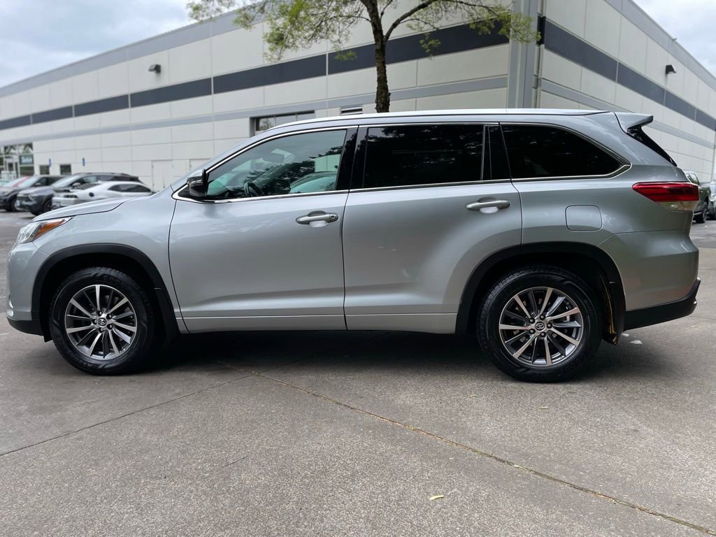 Used 2018 Toyota Highlander XLE AWD/4WD image 6