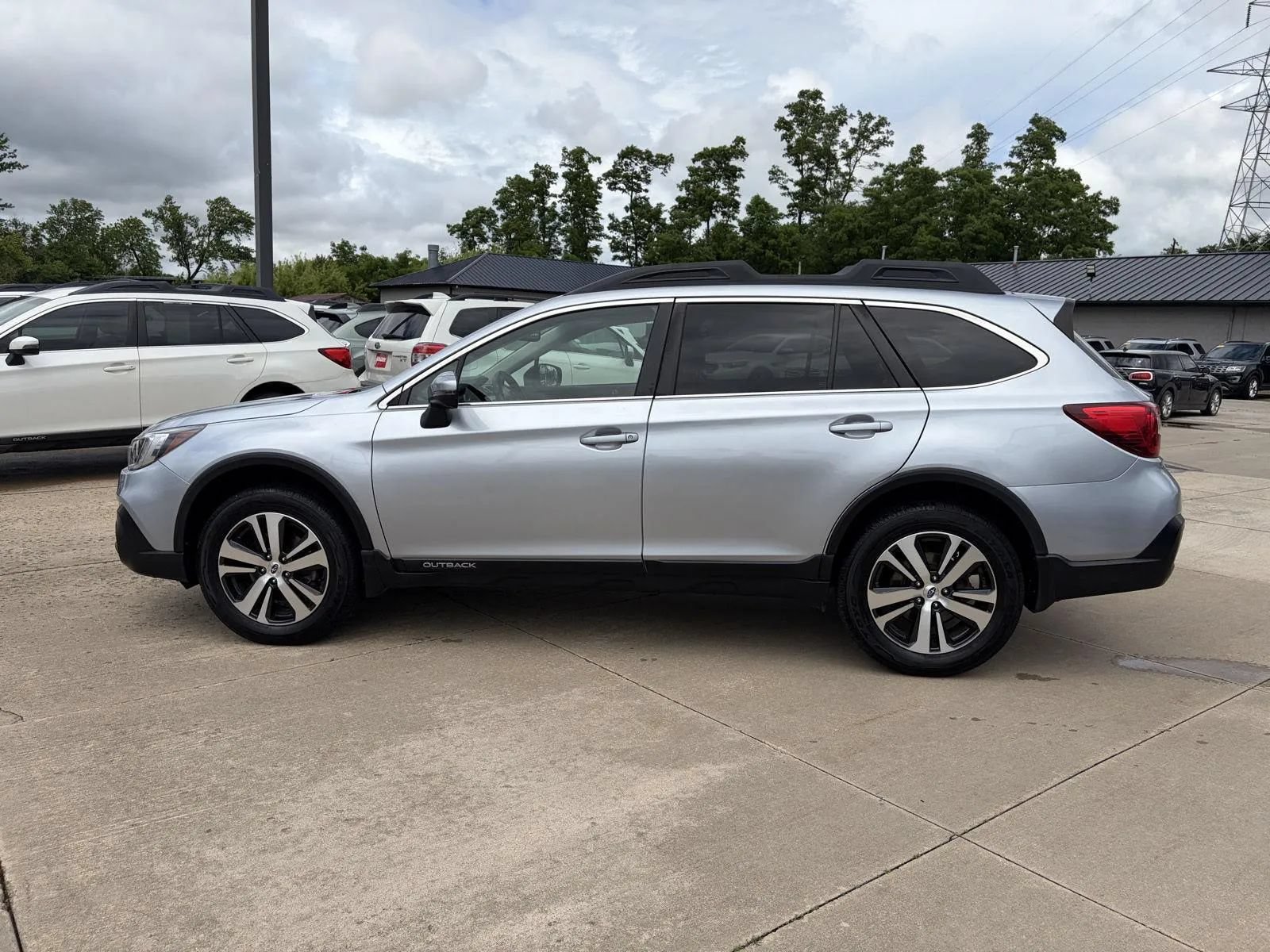 Used 2018 Subaru Outback 2.5i Limited w/ Protection Package #1 AWD/4WD image 5
