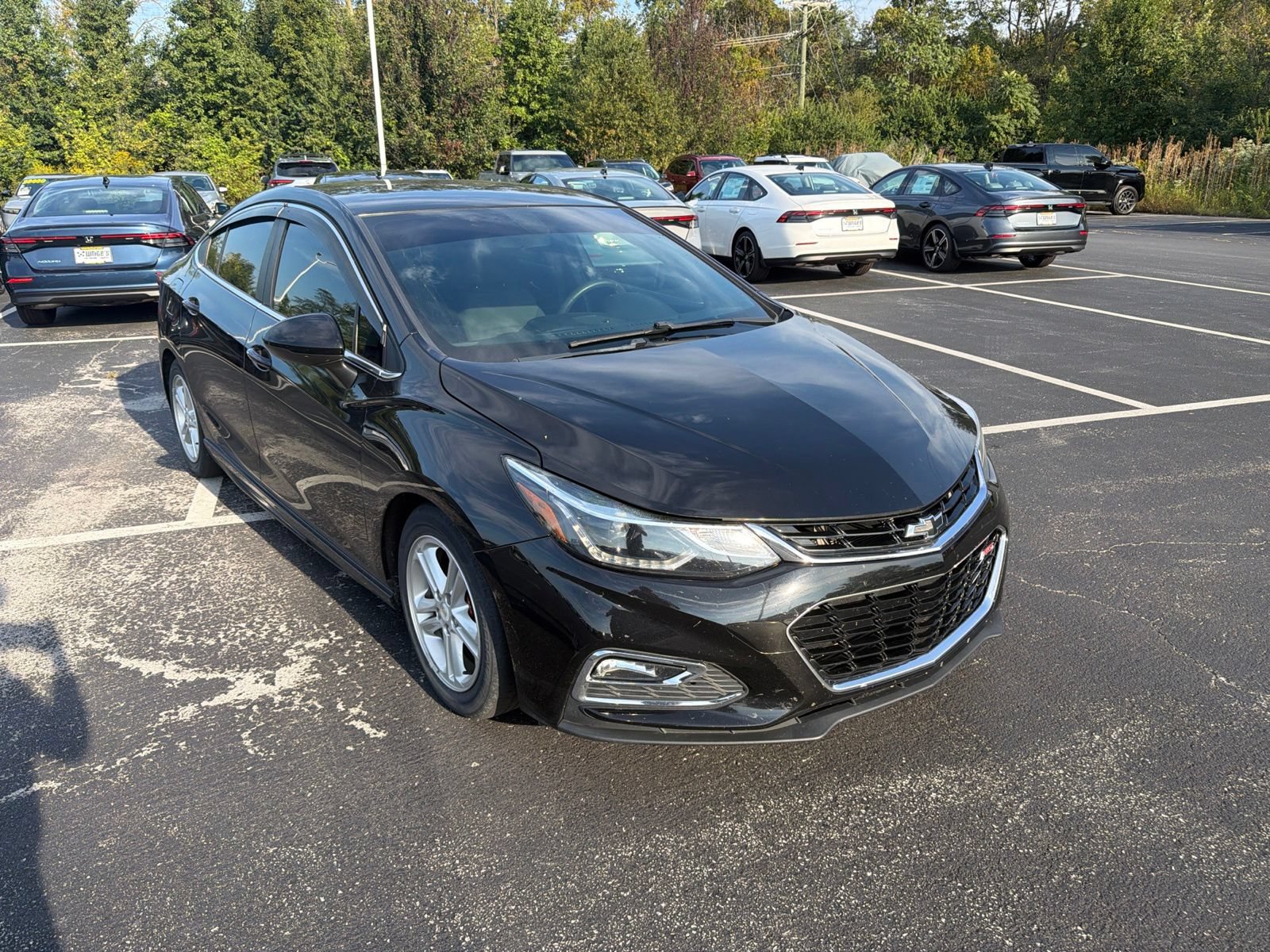 Used 2018 Chevrolet Cruze LT w/ Convenience Package FWD image 9