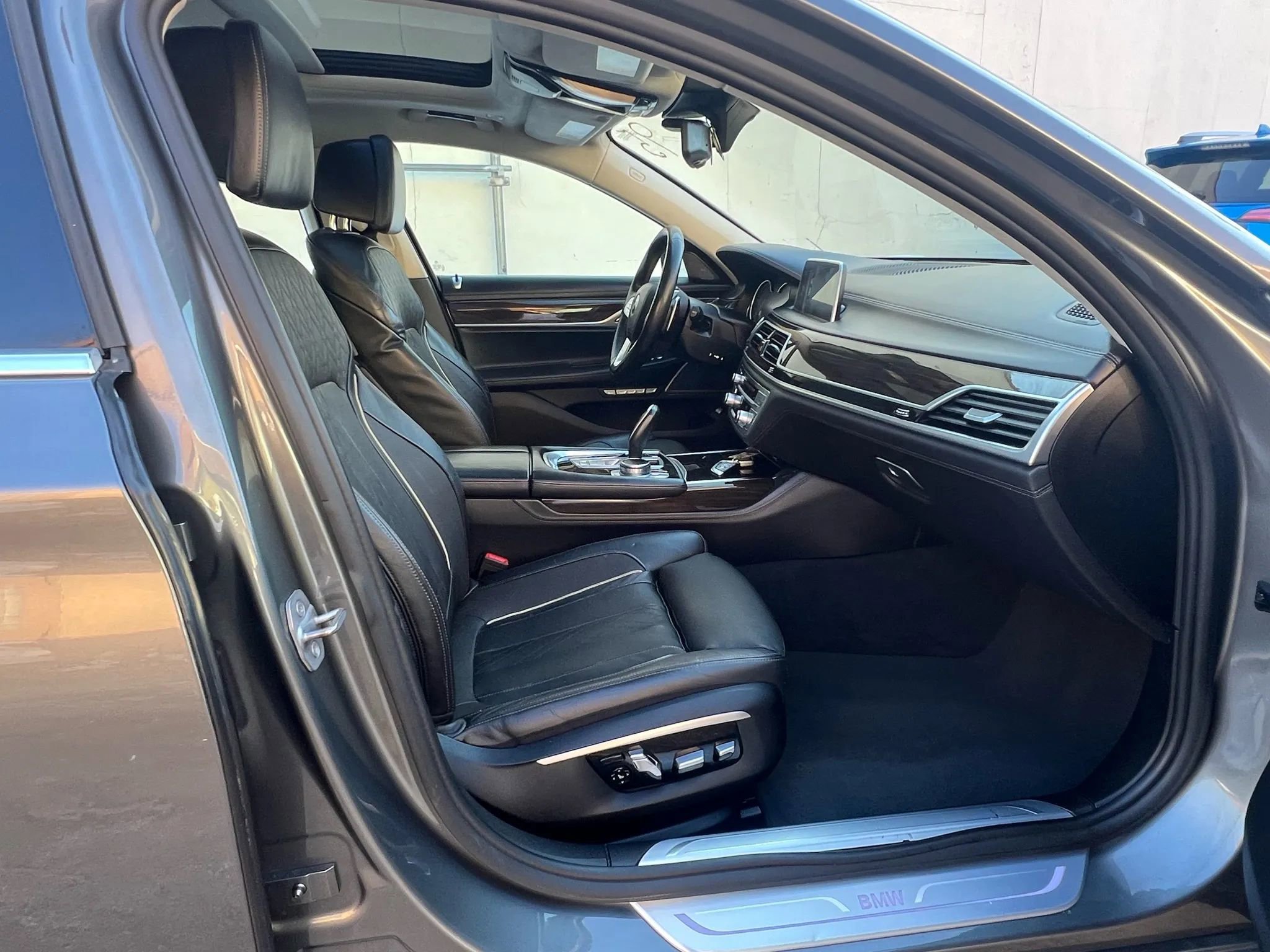 Used 2016 BMW 750i xDrive 750i xDrive Sedan 4D image 32