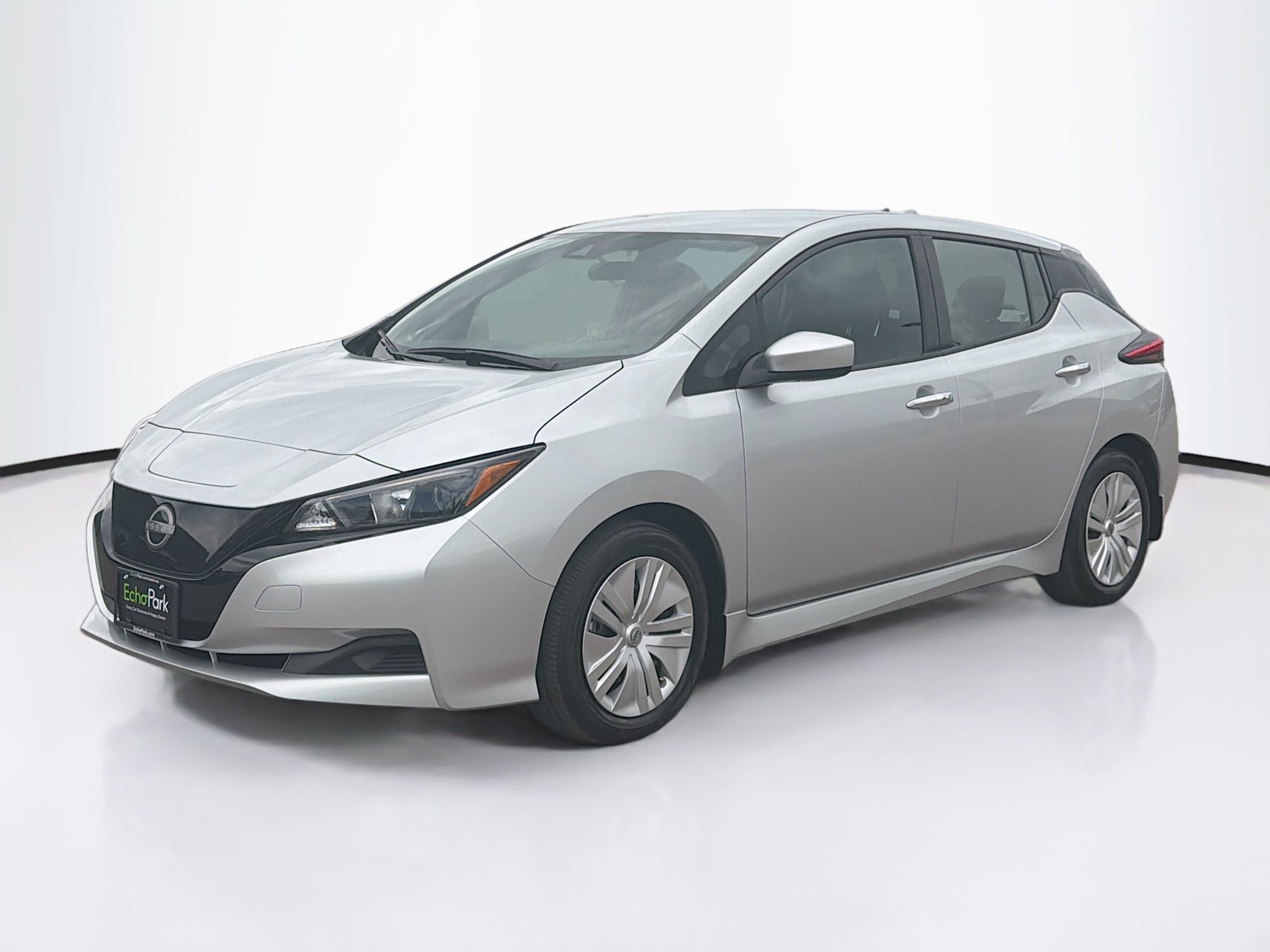 Used 2024 Nissan Leaf S FWD image 3