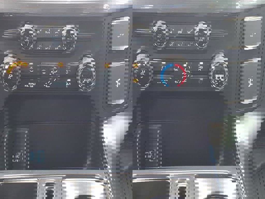 Used 2024 Ford F150 STX image 21