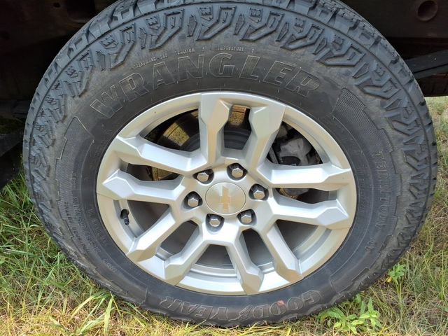Used 2024 Chevrolet Silverado 1500 LT AWD/4WD image 8