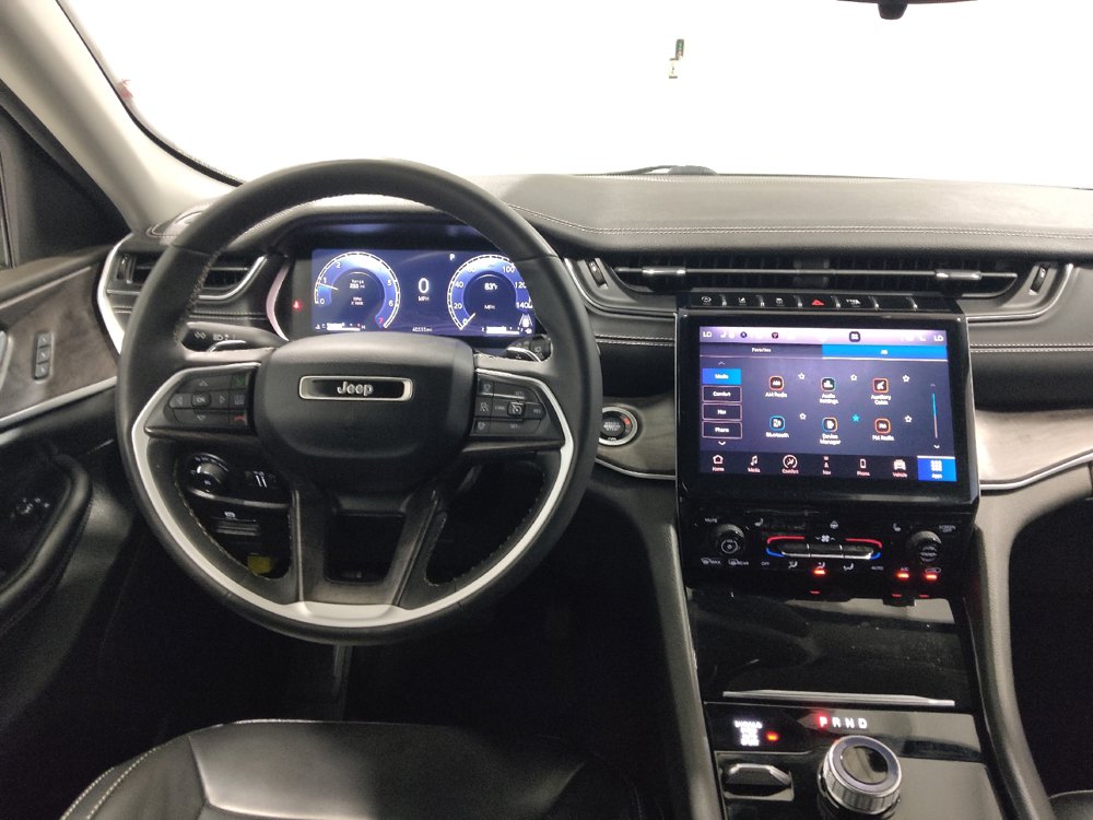 Used 2023 Jeep Grand Cherokee Limited w/ Black Appearance Package AWD/4WD image 22