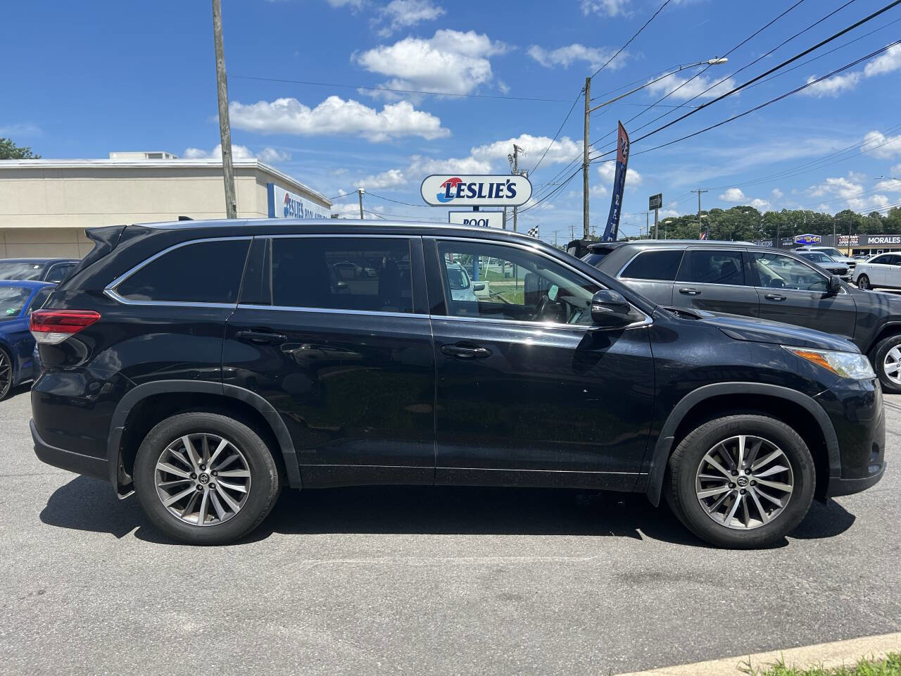 Used 2018 Toyota Highlander XLE image 4