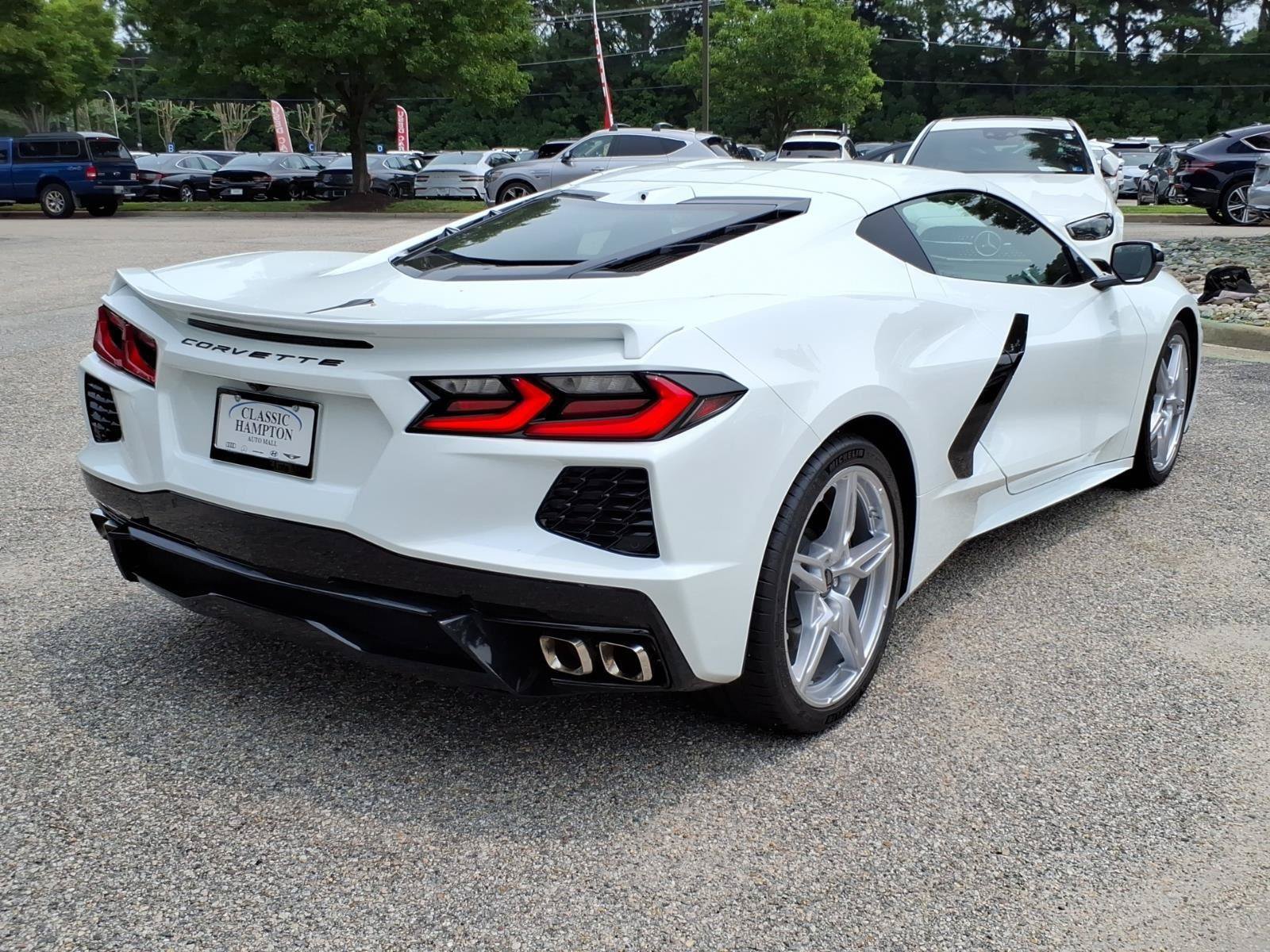 Used 2022 Chevrolet Corvette Stingray Preferred Cpe w/ Battery Protection Package RWD image 9