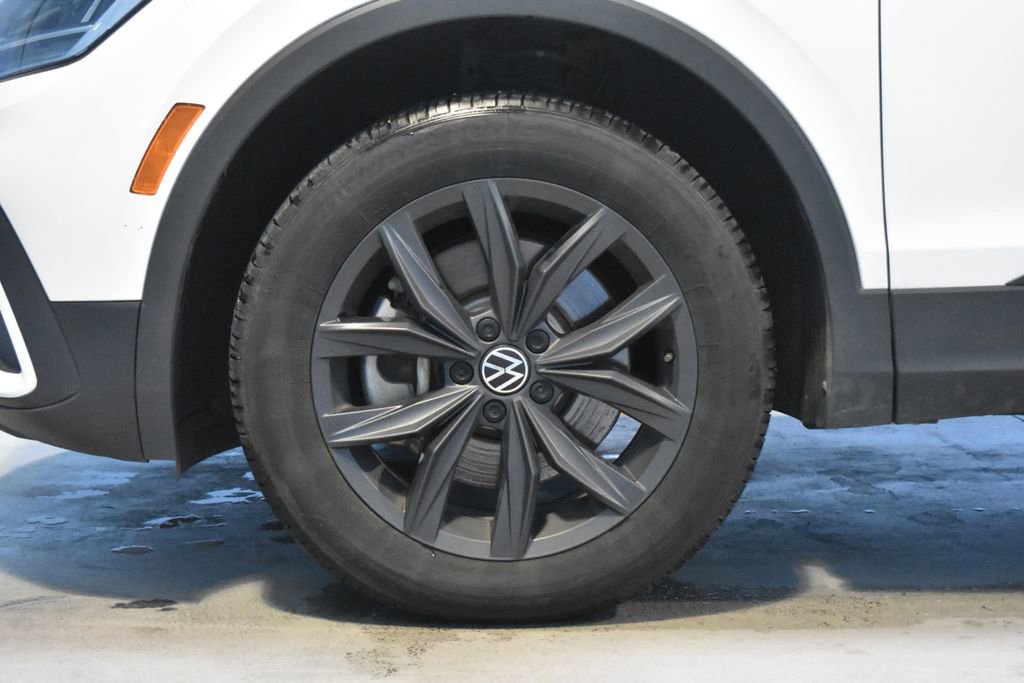 Used 2024 Volkswagen Tiguan SE image 26