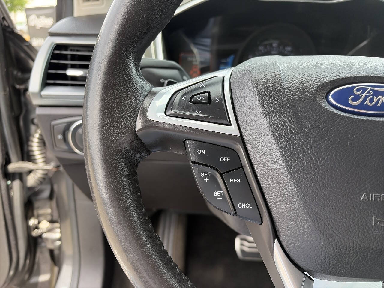 Used 2016 Ford Fusion Titanium AWD/4WD image 34