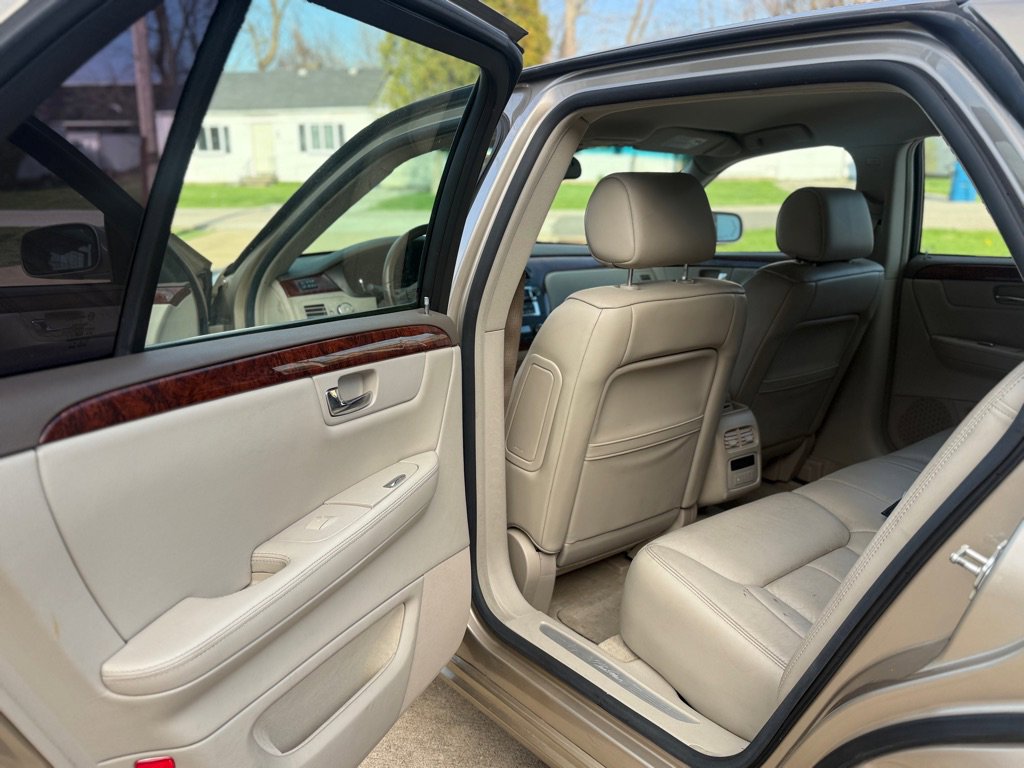 Used 2006 Cadillac DTS image 13