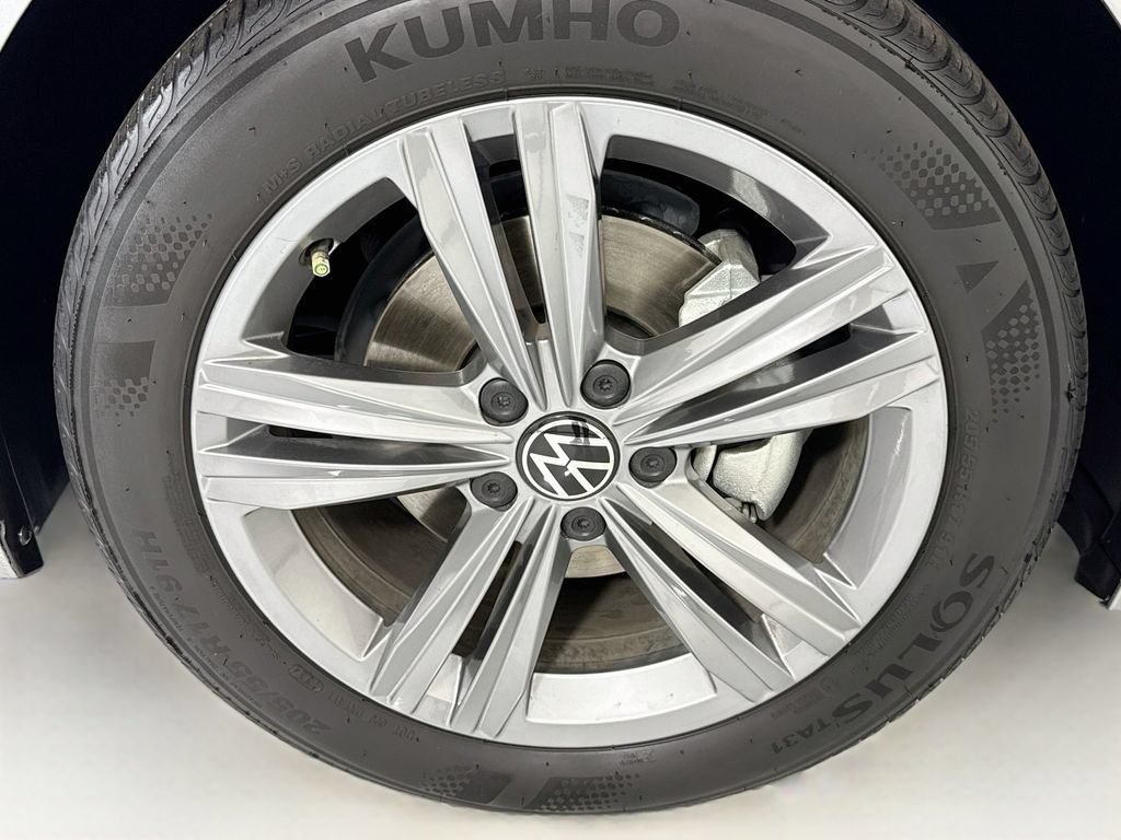 Used 2024 Volkswagen Jetta SE w/ Panoramic Sunroof Package FWD image 32