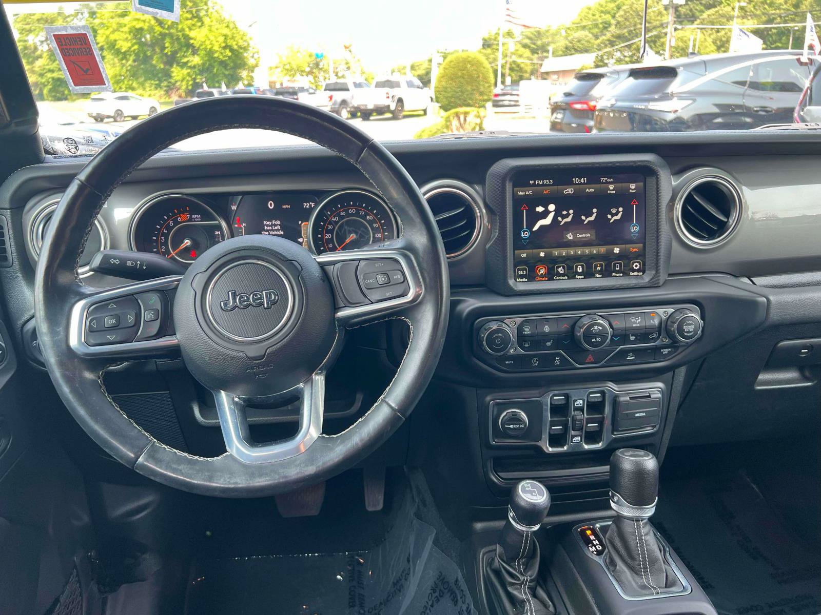 Used 2022 Jeep Wrangler Unlimited Sahara w/ Cold Weather Group AWD/4WD image 26
