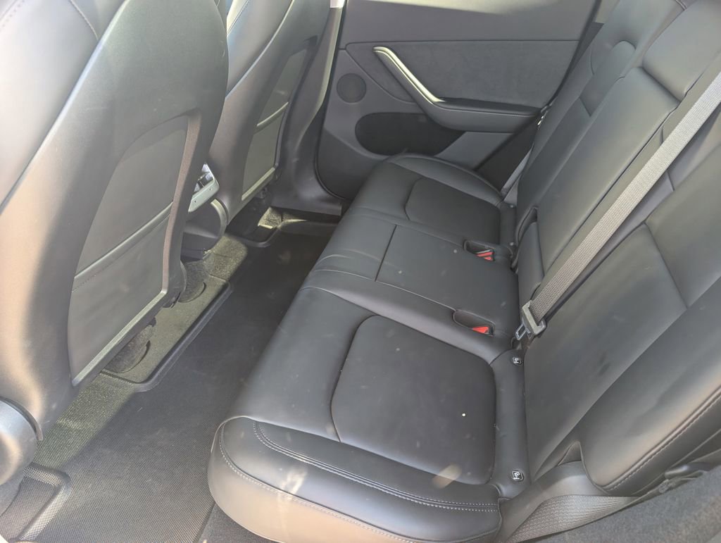 Used 2023 Tesla Model Y Long Range image 17