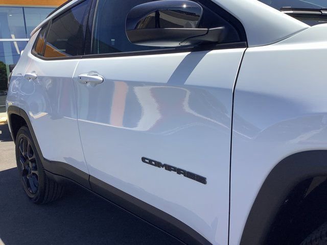 New 2025 Jeep Compass Latitude w/ Sun & Sound Group AWD/4WD image 41